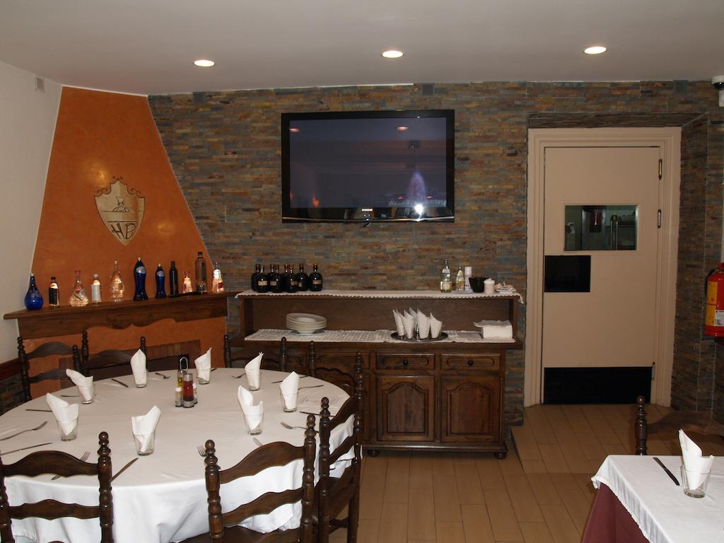 Hostal Barnes Santa Cristina d'Aro Buitenkant foto